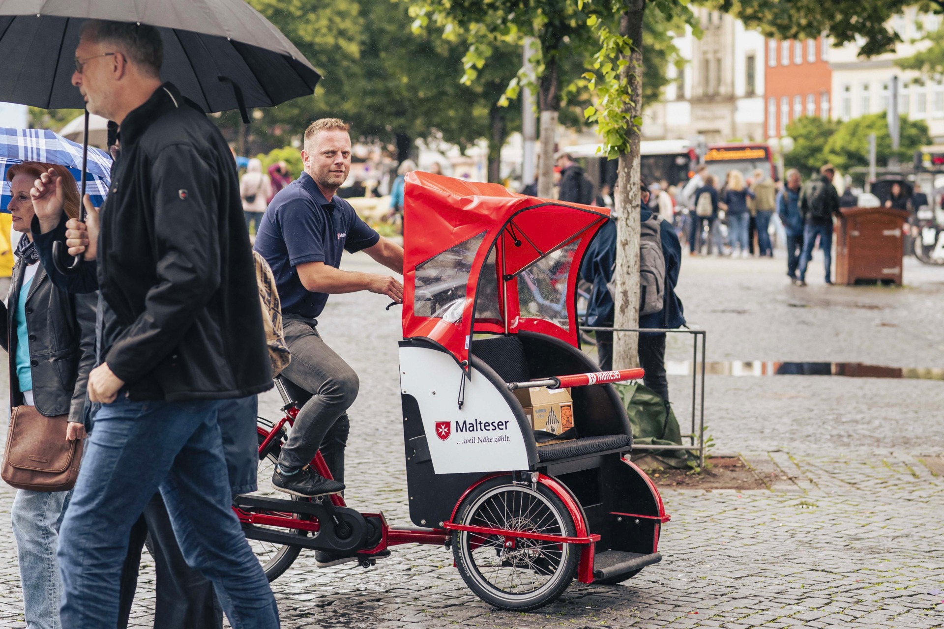 Malteser Stand auf der Kirchenmeile des Katholikentags 2024