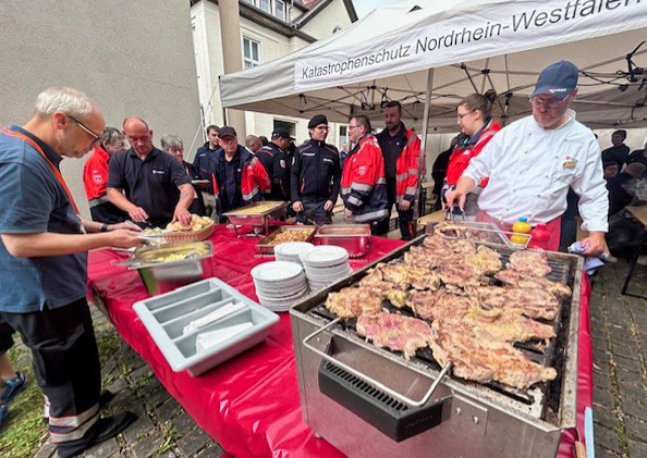 BBQ für die Malteser Einsatzkräfte in der zentralen Helferunterkunft